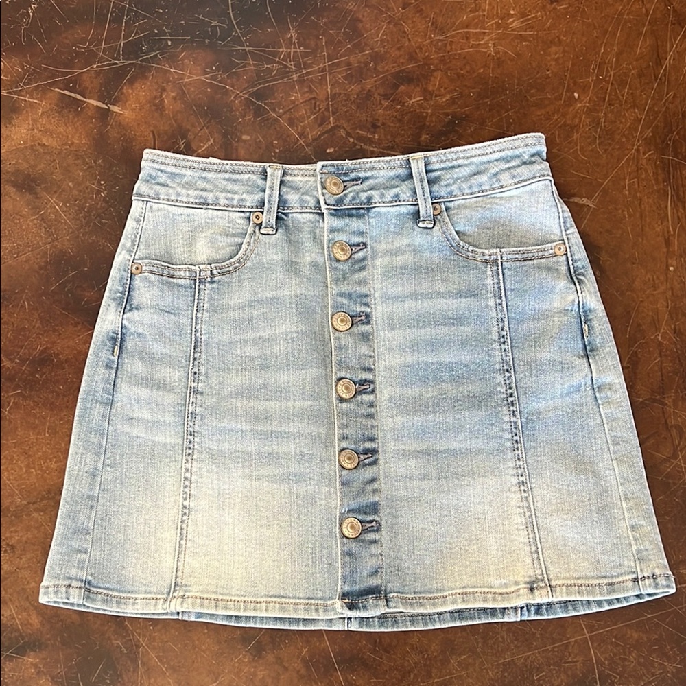 Women’s American Eagle Hi-Rise A-line denim Jean button fronr skirt size 2